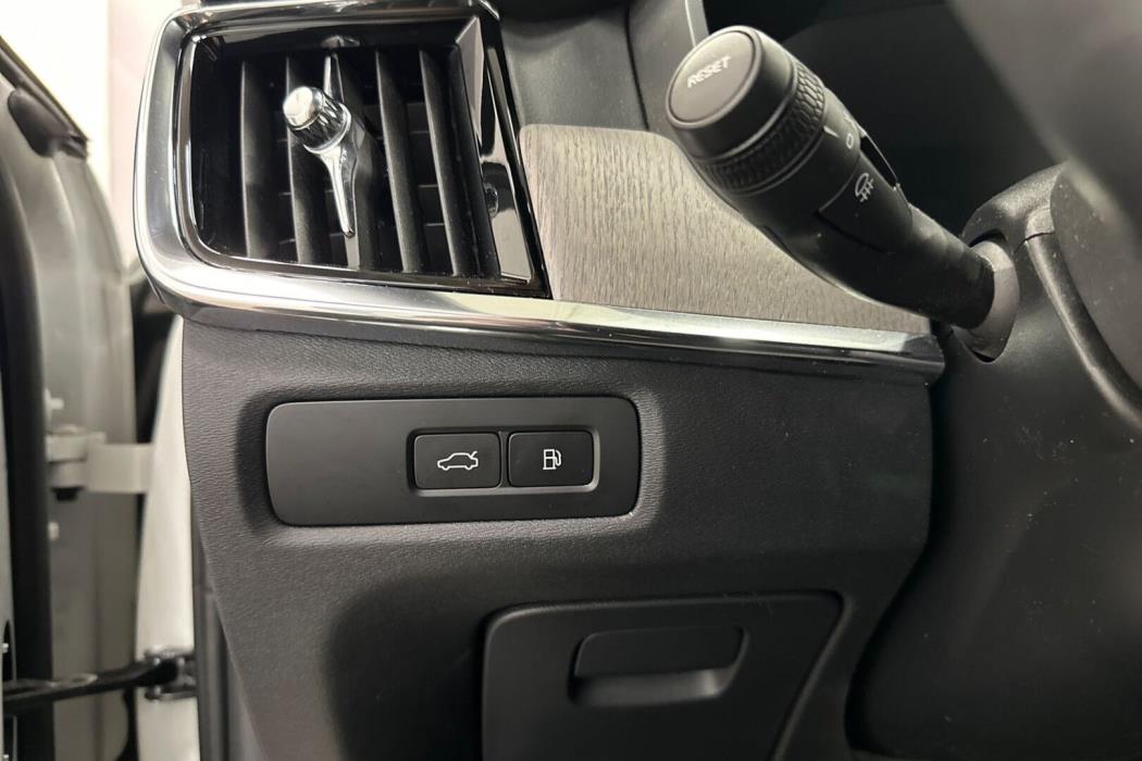 VOLVO V90 2024