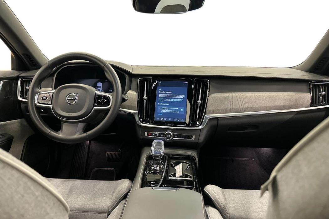 VOLVO V90 2024