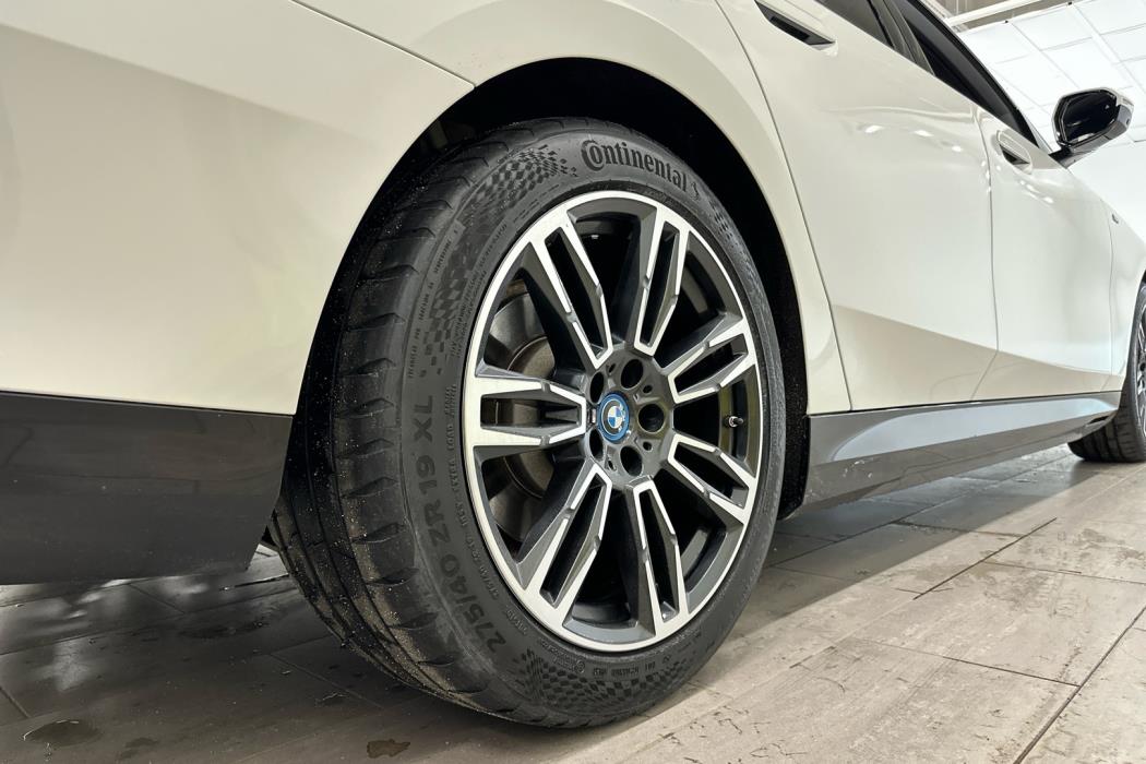 BMW 530 2025