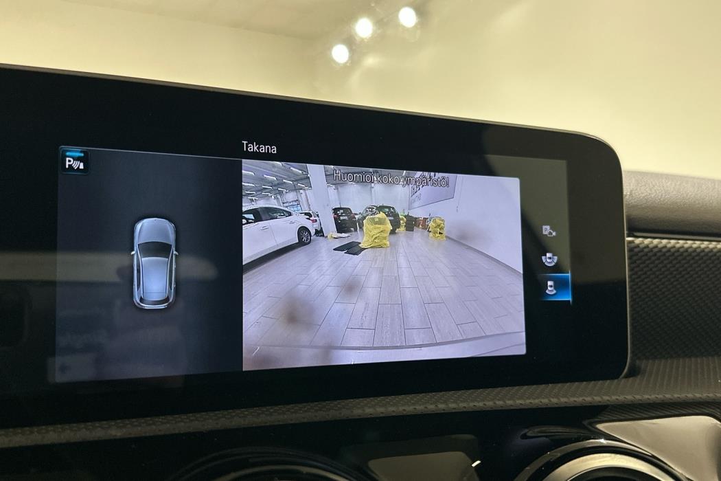 MERCEDES-BENZ A 2020