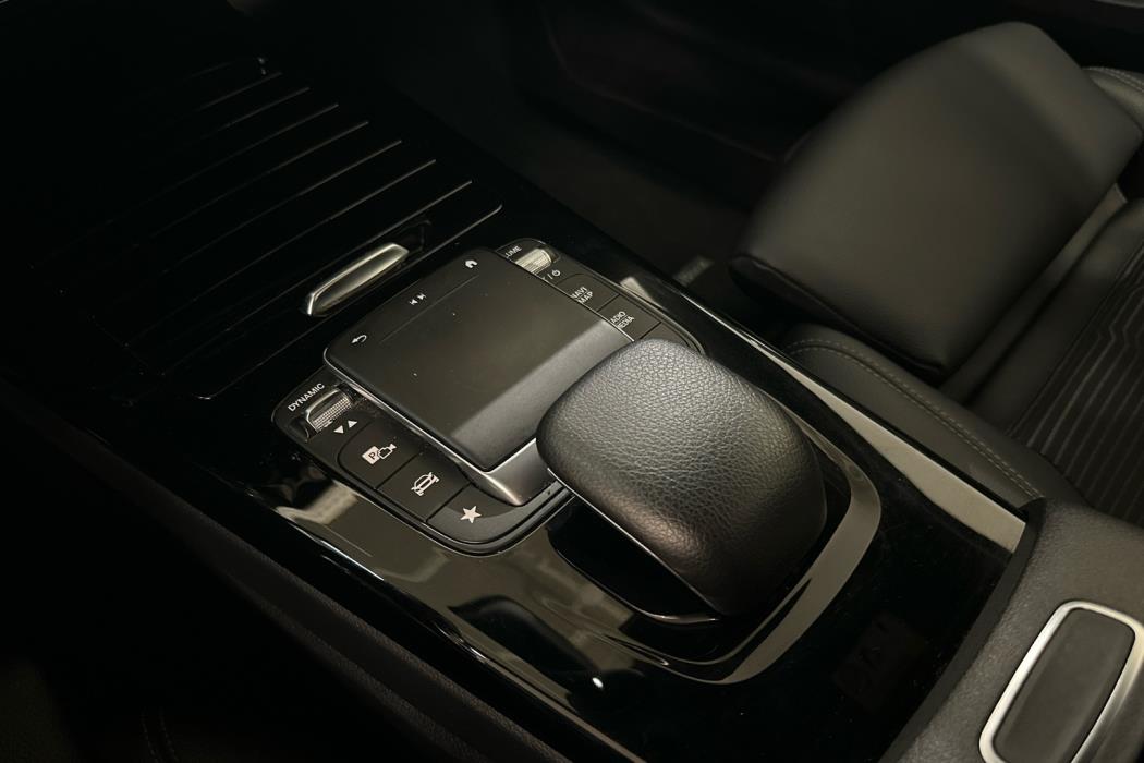 MERCEDES-BENZ A 2020