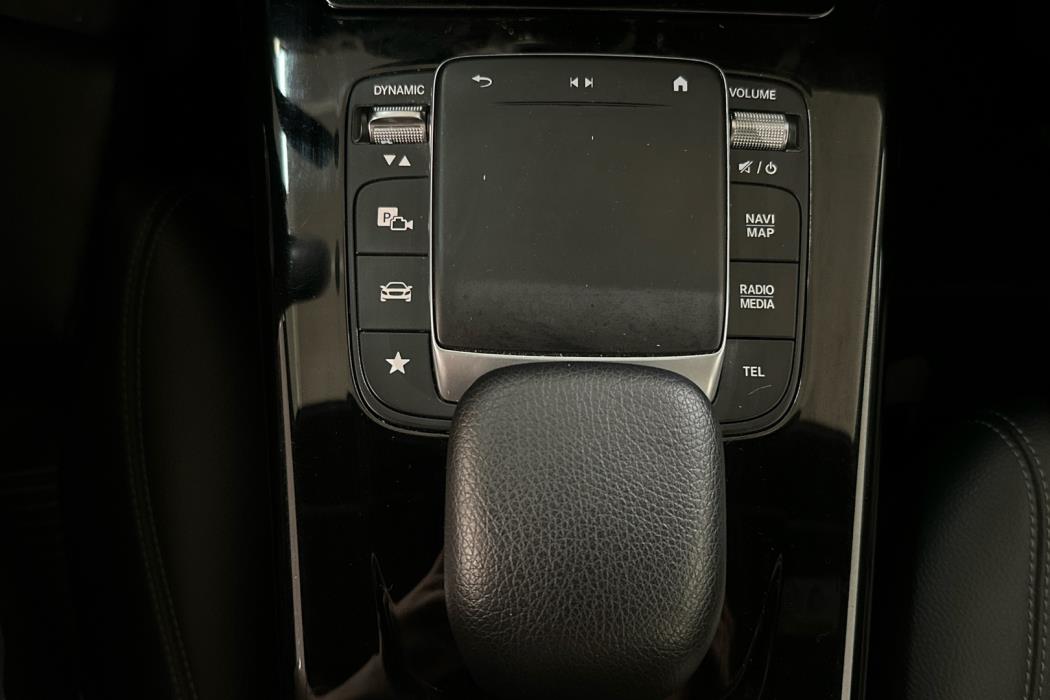 MERCEDES-BENZ A 2020