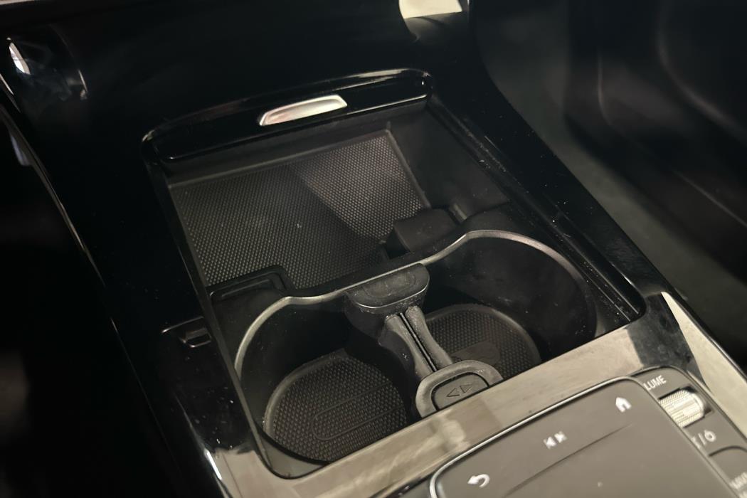 MERCEDES-BENZ A 2020