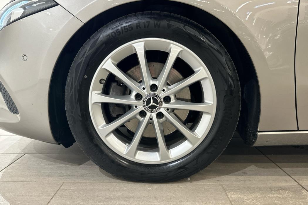 MERCEDES-BENZ A 2020