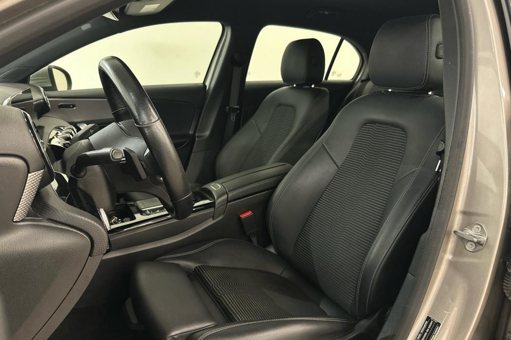 MERCEDES-BENZ A 2020