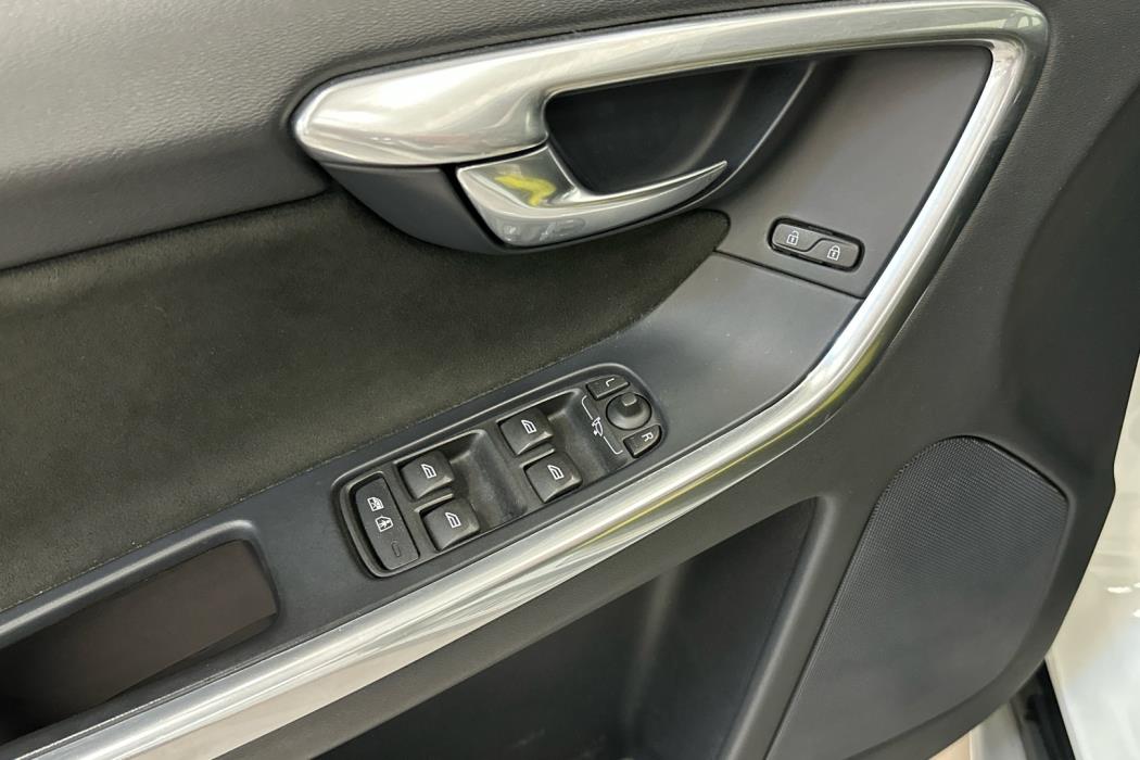 VOLVO XC60 2016