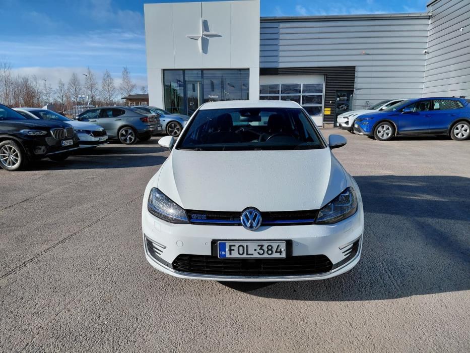 VOLKSWAGEN Golf 2015