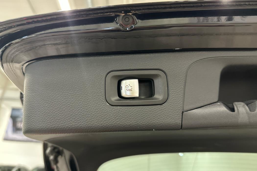 MERCEDES-BENZ GLC 2021