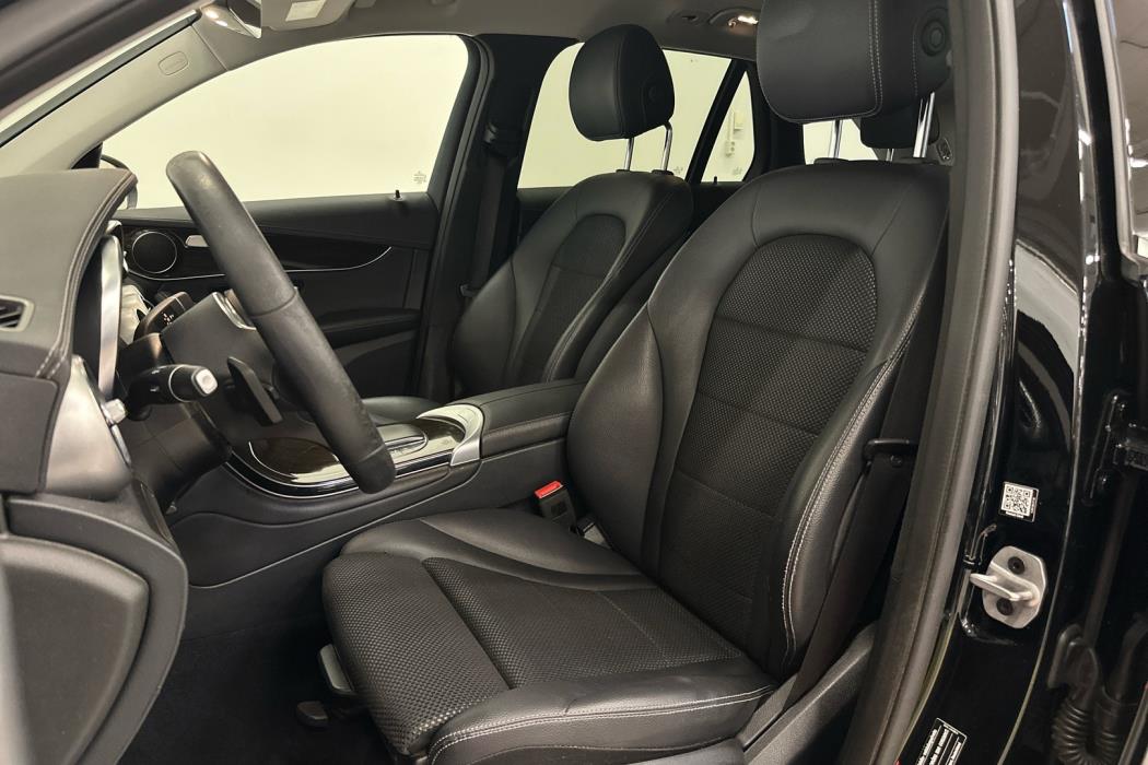 MERCEDES-BENZ GLC 2021