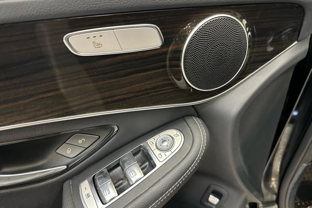 MERCEDES-BENZ GLC 2021