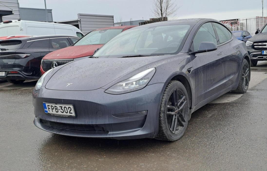 TESLA Model 3 2021