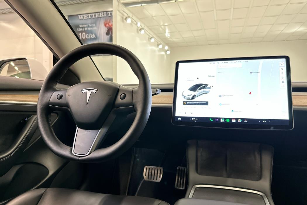 TESLA Model 3 2021