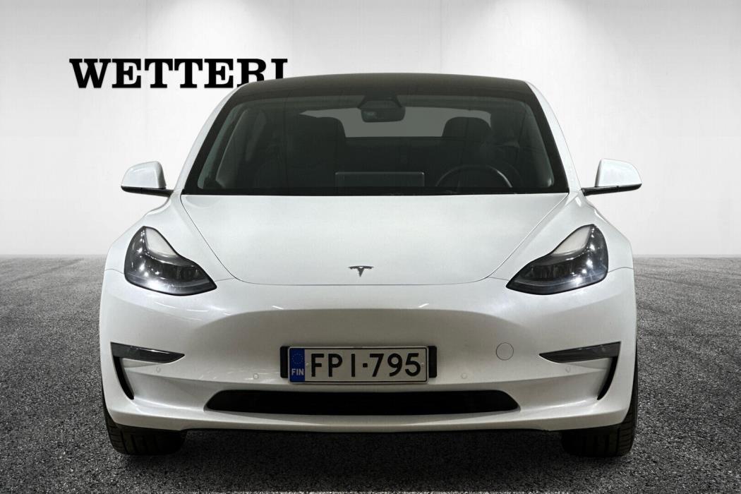 TESLA Model 3 2021