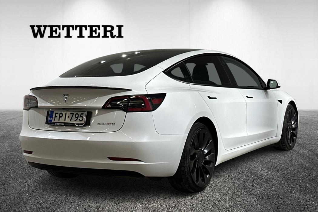 TESLA Model 3 2021