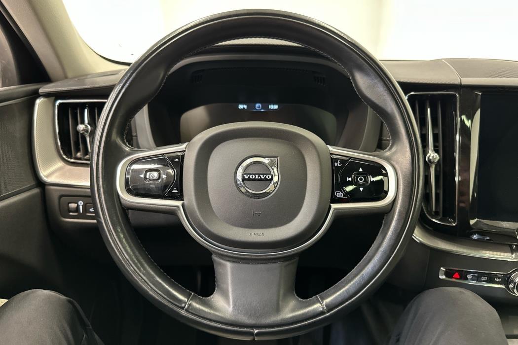 VOLVO XC60 2020