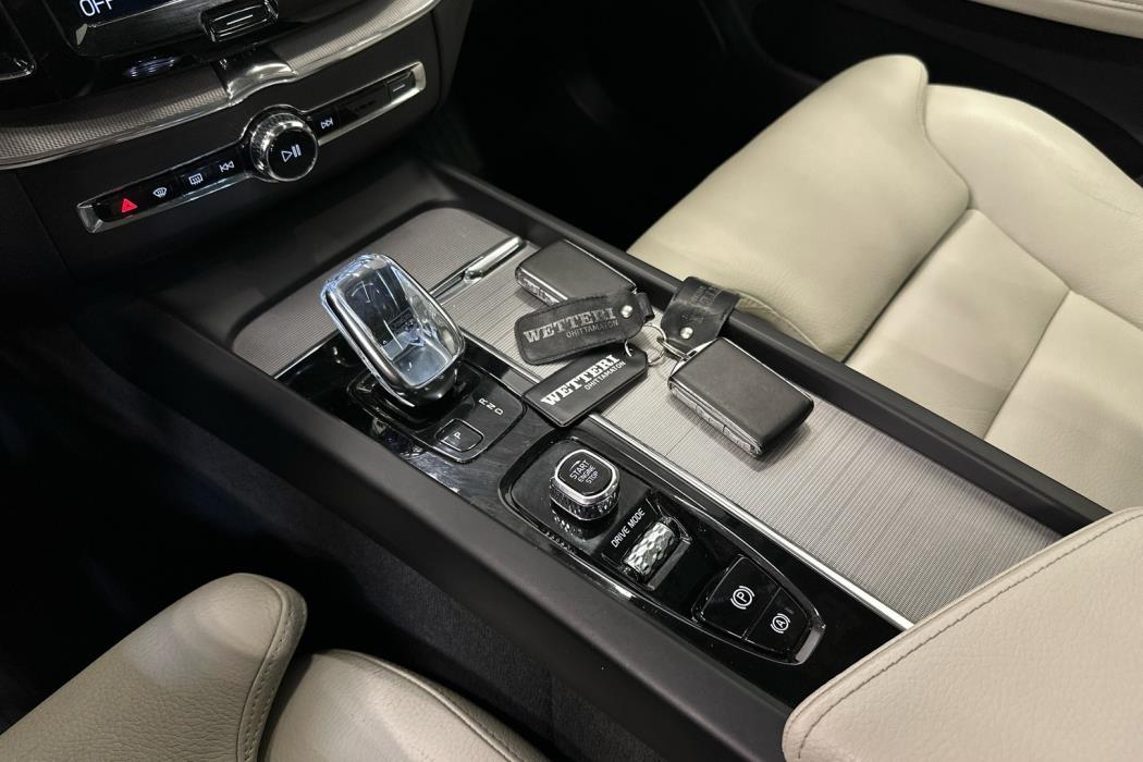 VOLVO XC60 2020