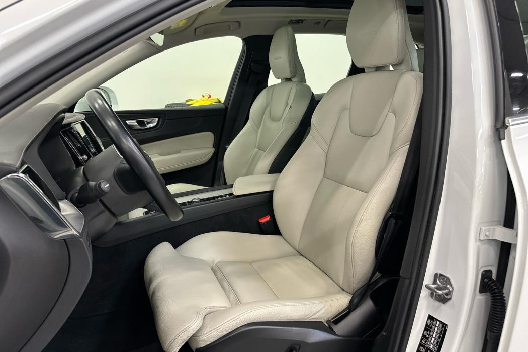 VOLVO XC60 2020