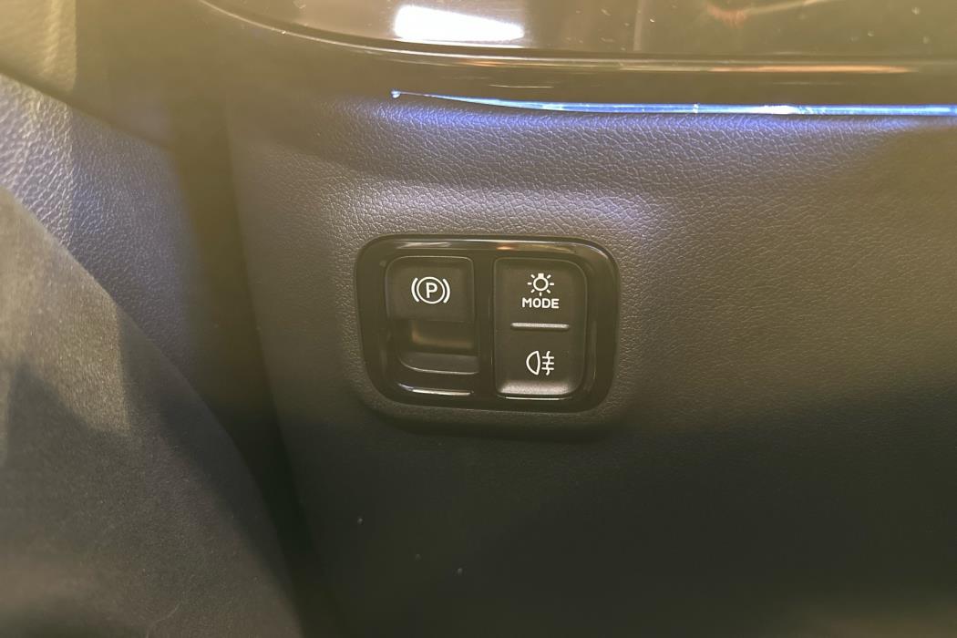 MERCEDES-BENZ CLA 2025