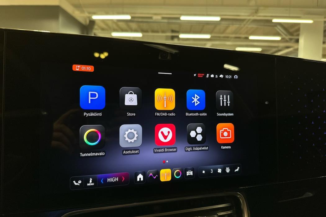 MERCEDES-BENZ CLA 2025