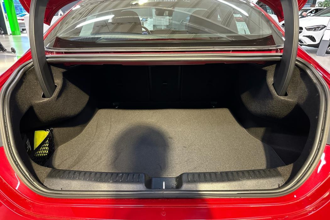 MERCEDES-BENZ CLA 2025