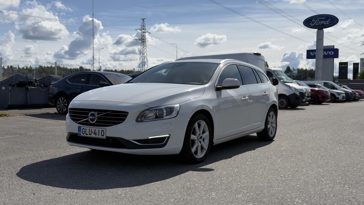 VOLVO V60 2016