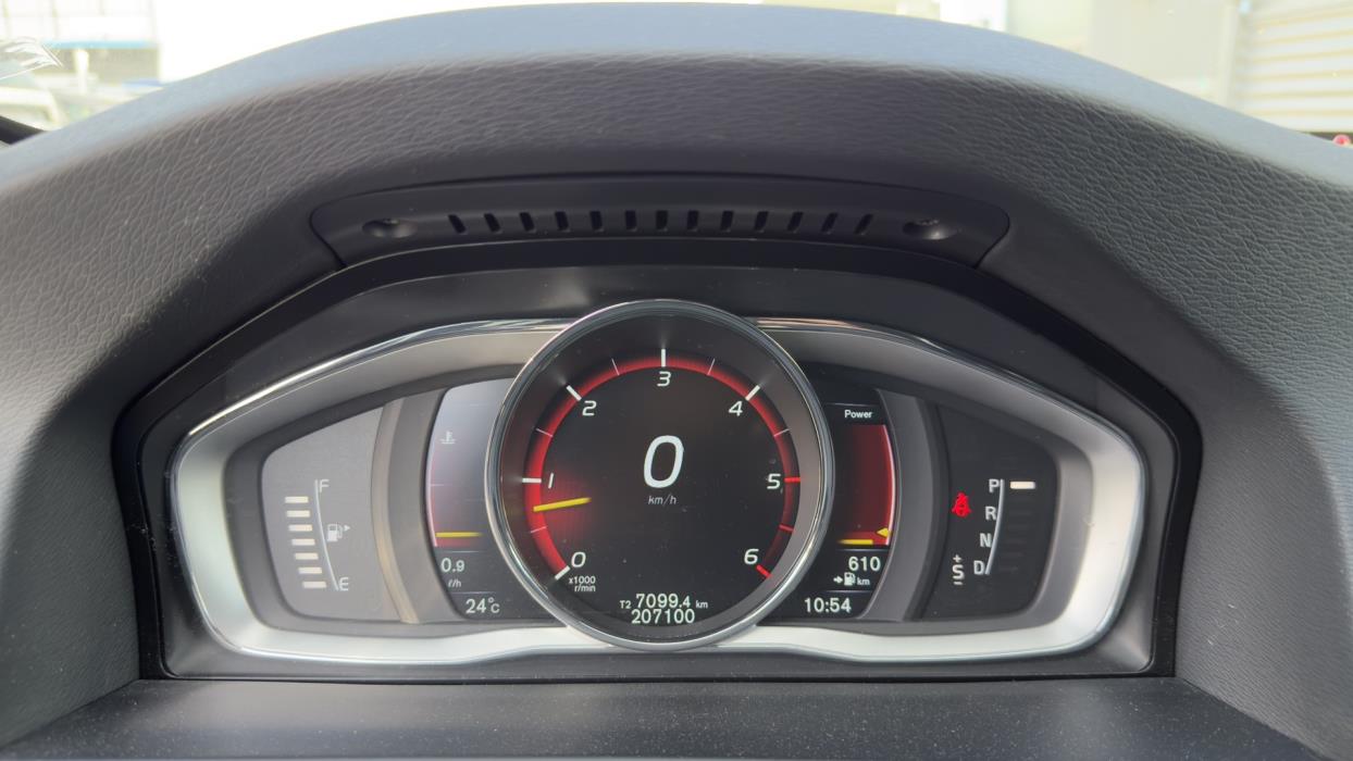 VOLVO V60 2016