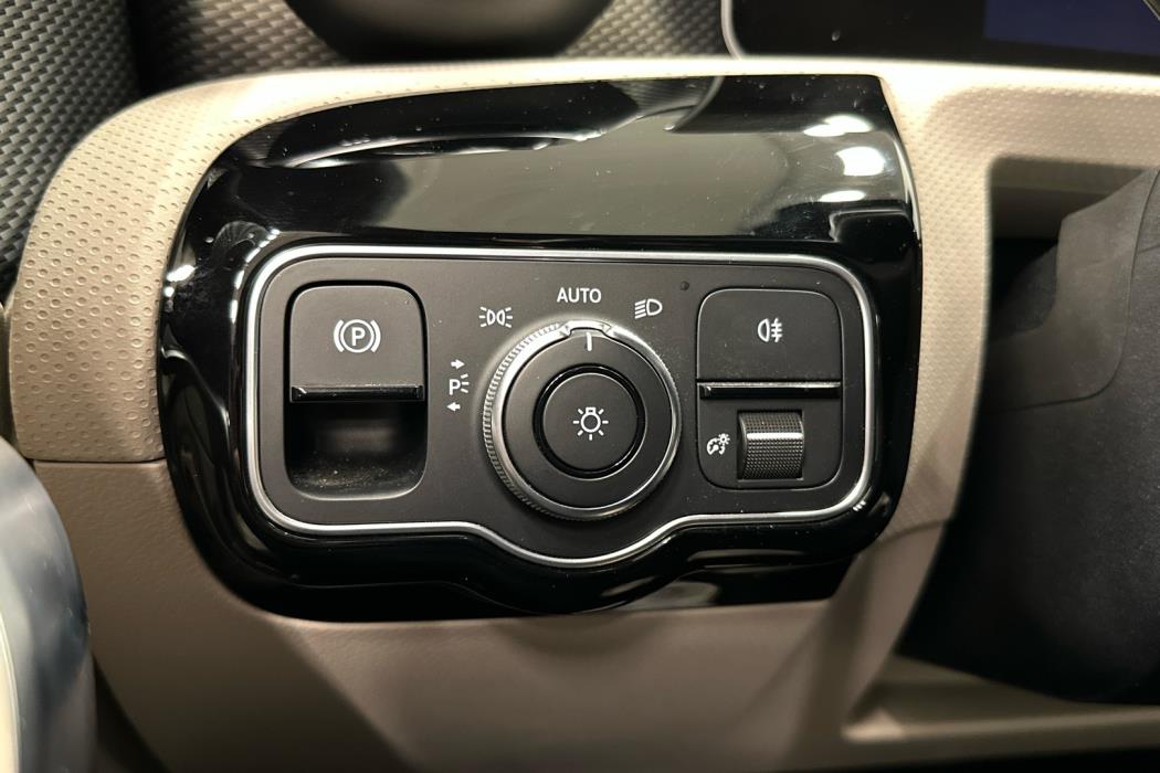 MERCEDES-BENZ CLA 2019