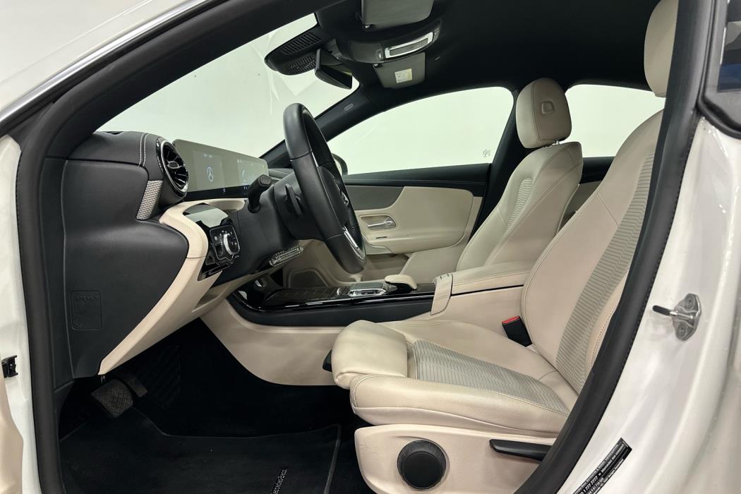 MERCEDES-BENZ CLA 2019