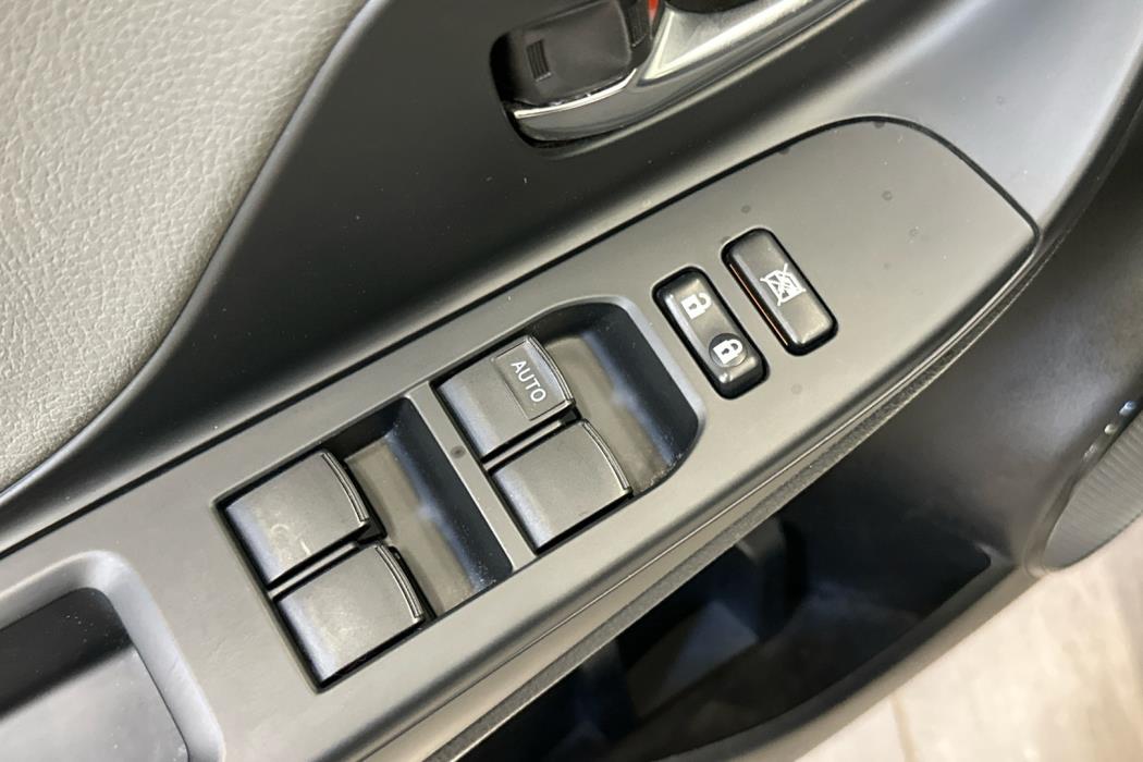 TOYOTA Yaris 2019