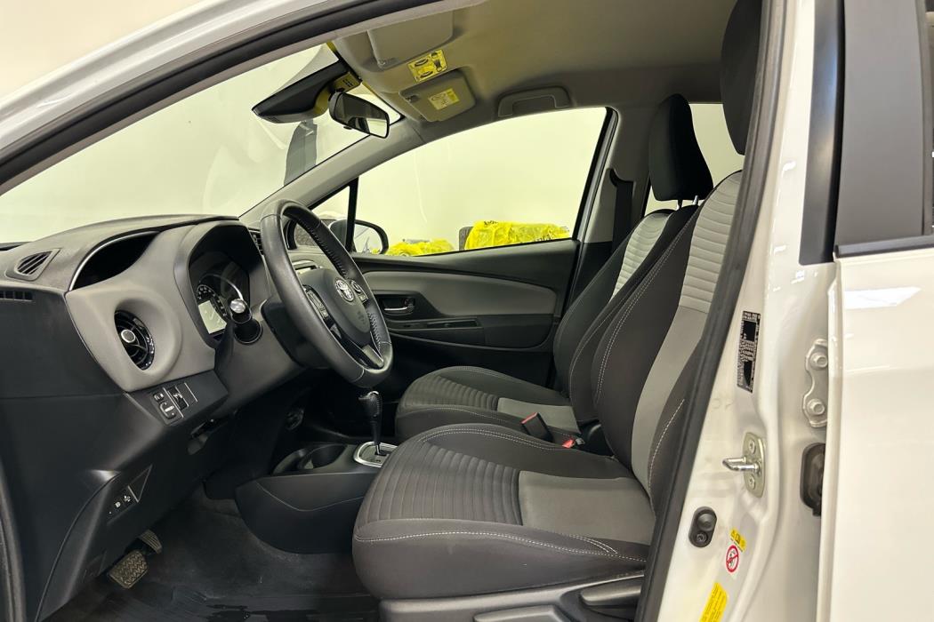 TOYOTA Yaris 2019