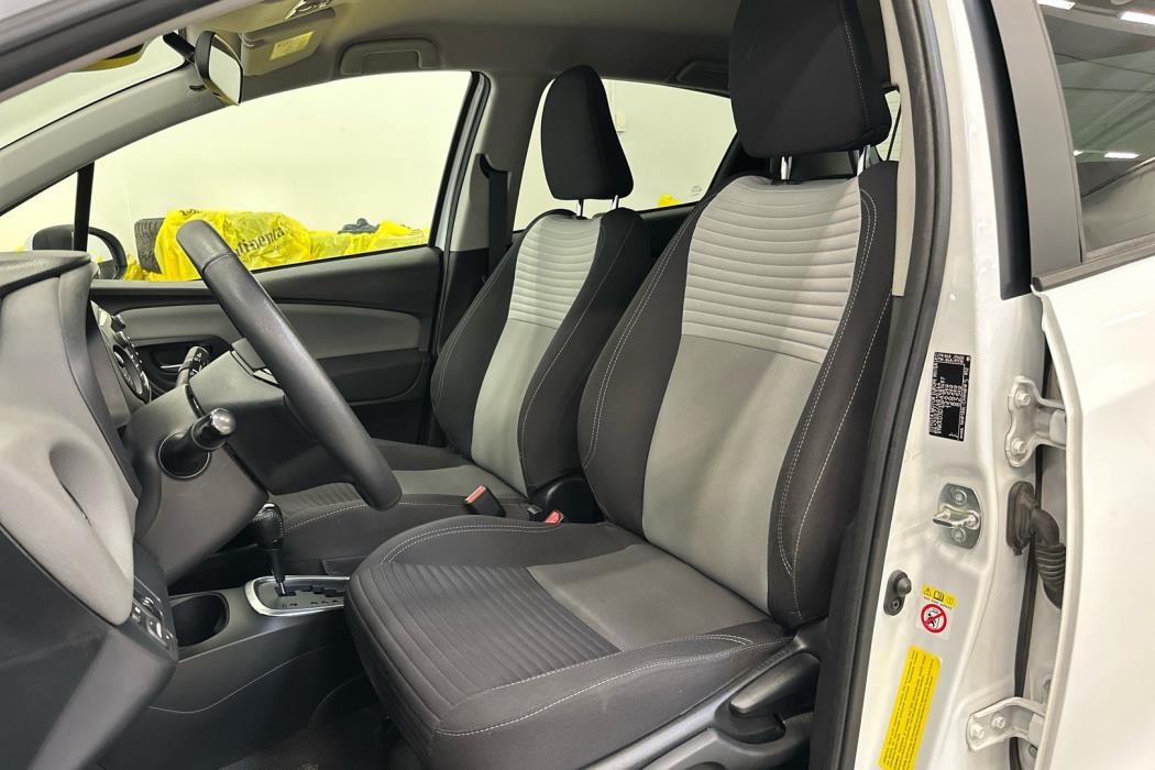 TOYOTA Yaris 2019