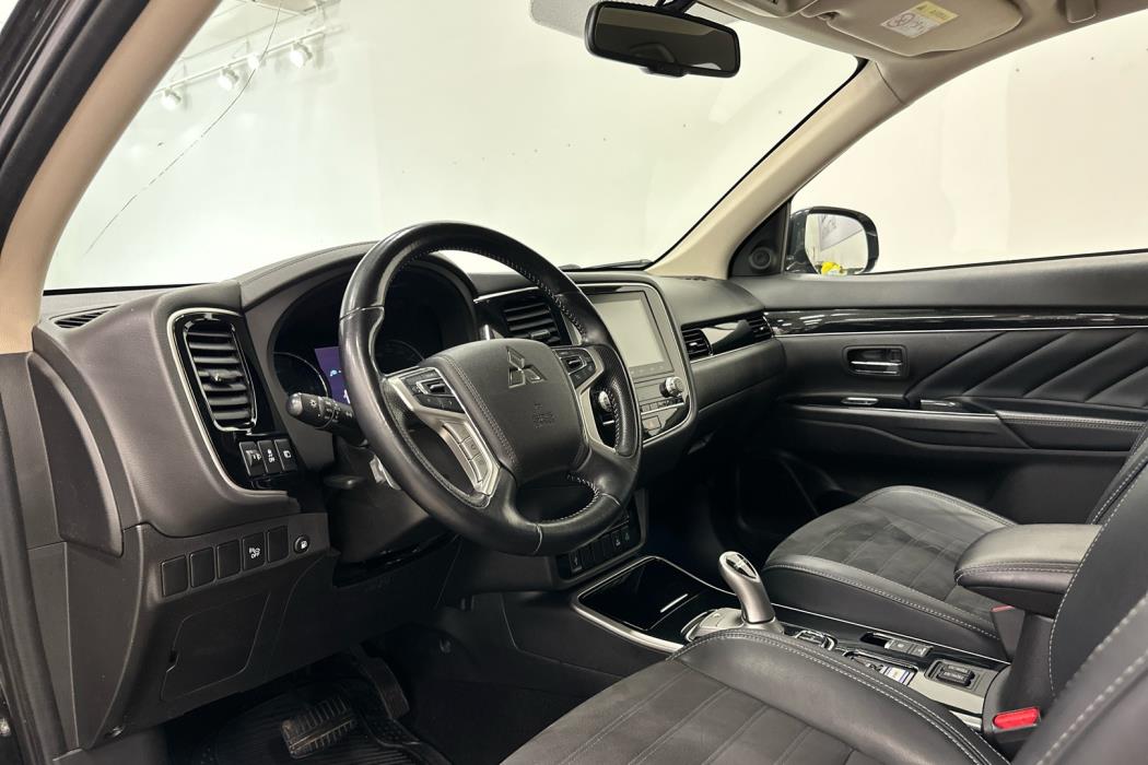 MITSUBISHI Outlander PHEV 2021