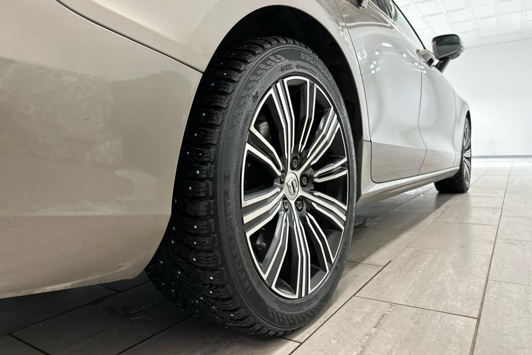 VOLVO V60 2019