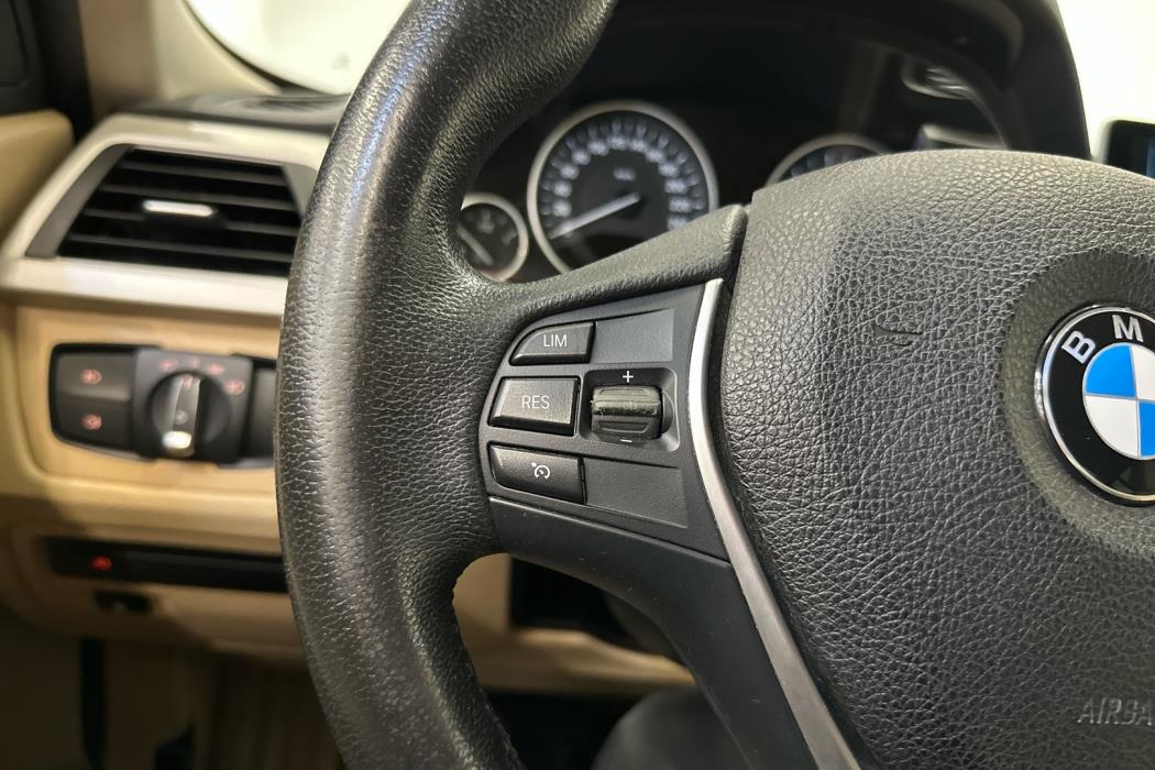BMW 330 2016