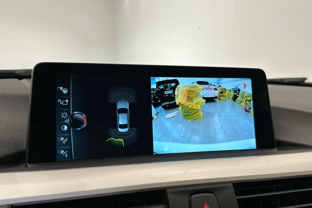 BMW 330 2016
