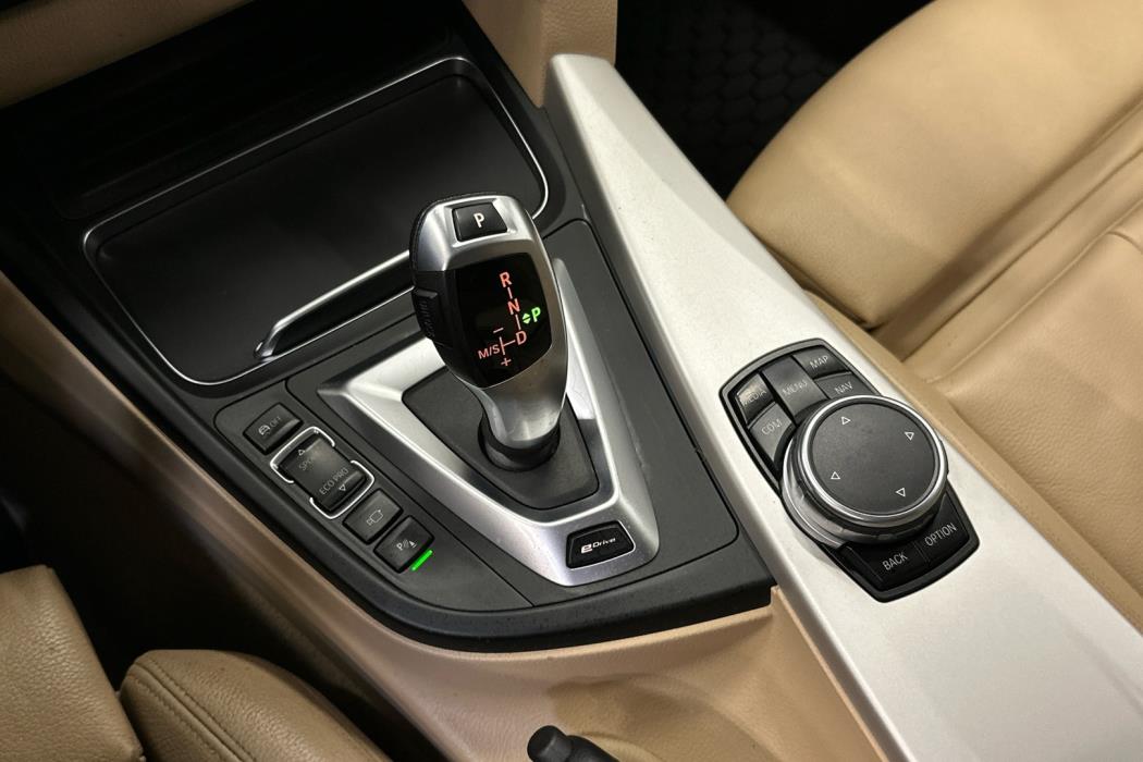 BMW 330 2016