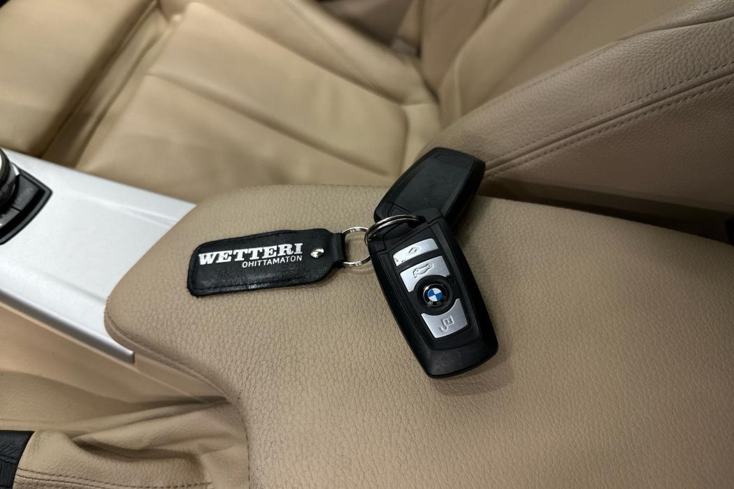 BMW 330 2016