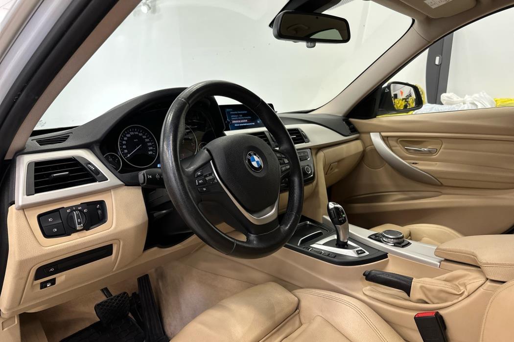 BMW 330 2016