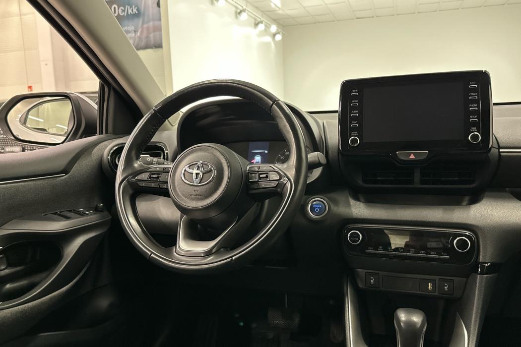TOYOTA Yaris 2021