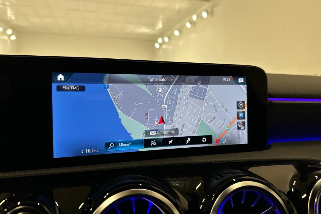 MERCEDES-BENZ A 2022