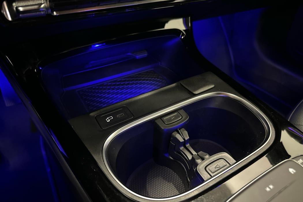 MERCEDES-BENZ A 2022