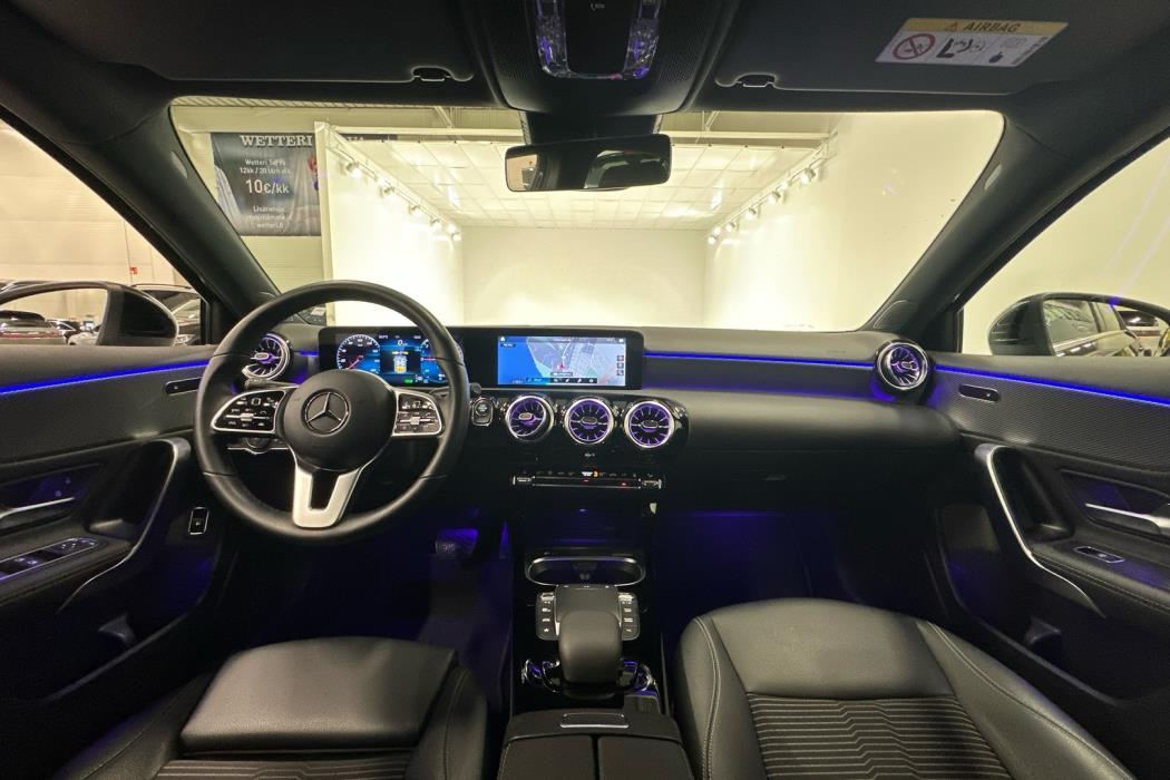 MERCEDES-BENZ A 2022