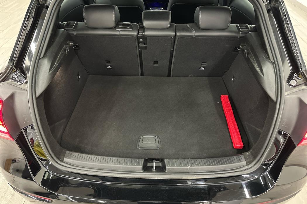 MERCEDES-BENZ A 2022