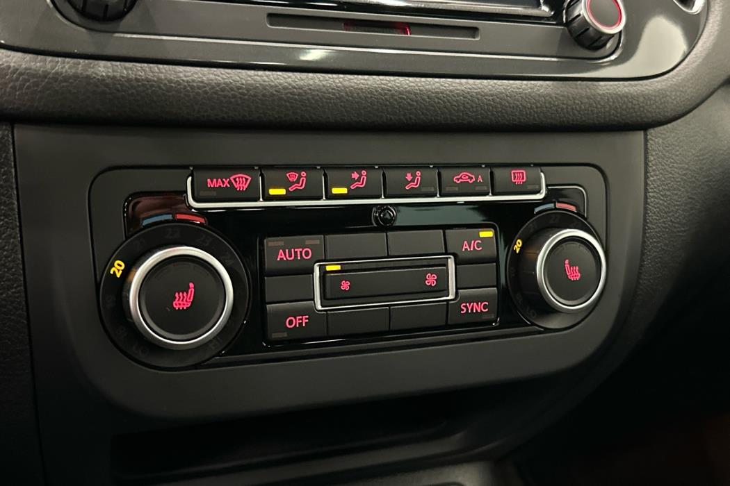 VOLKSWAGEN Tiguan 2013