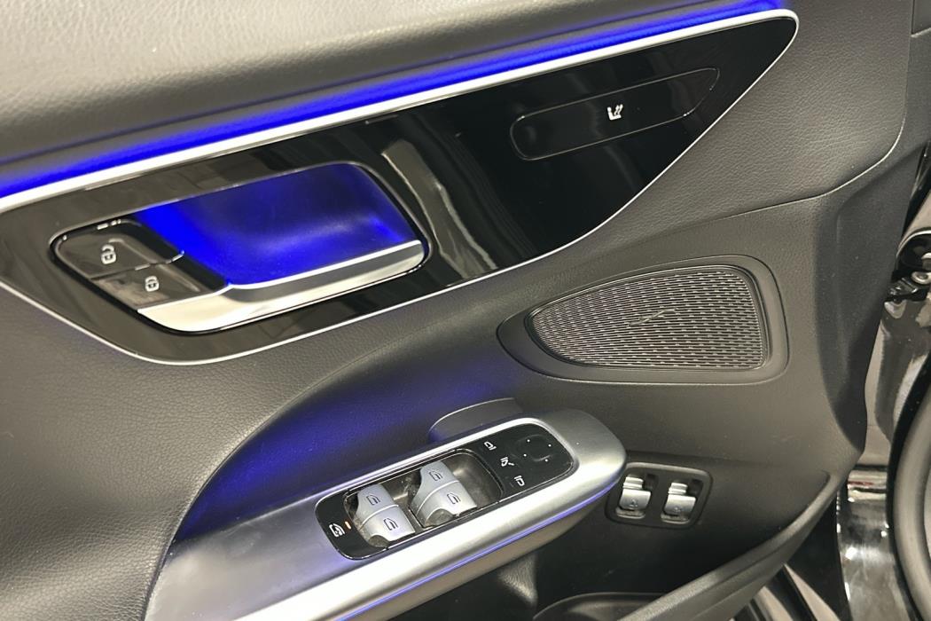 MERCEDES-BENZ C 2023