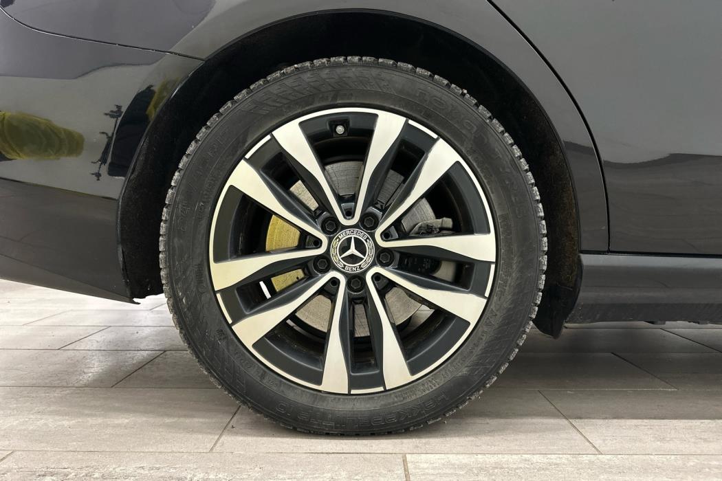 MERCEDES-BENZ C 2023