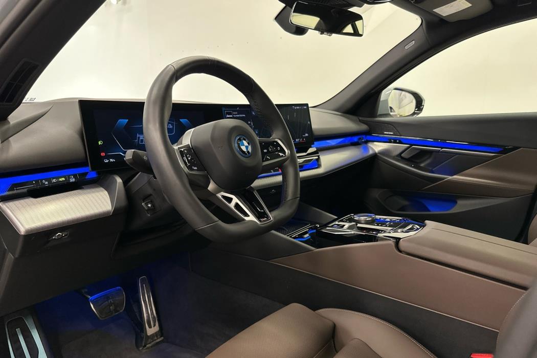 BMW i5 2025