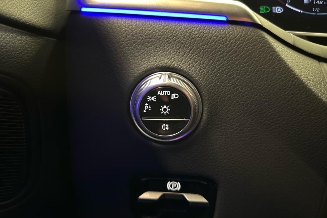 MERCEDES-BENZ GLC 2023