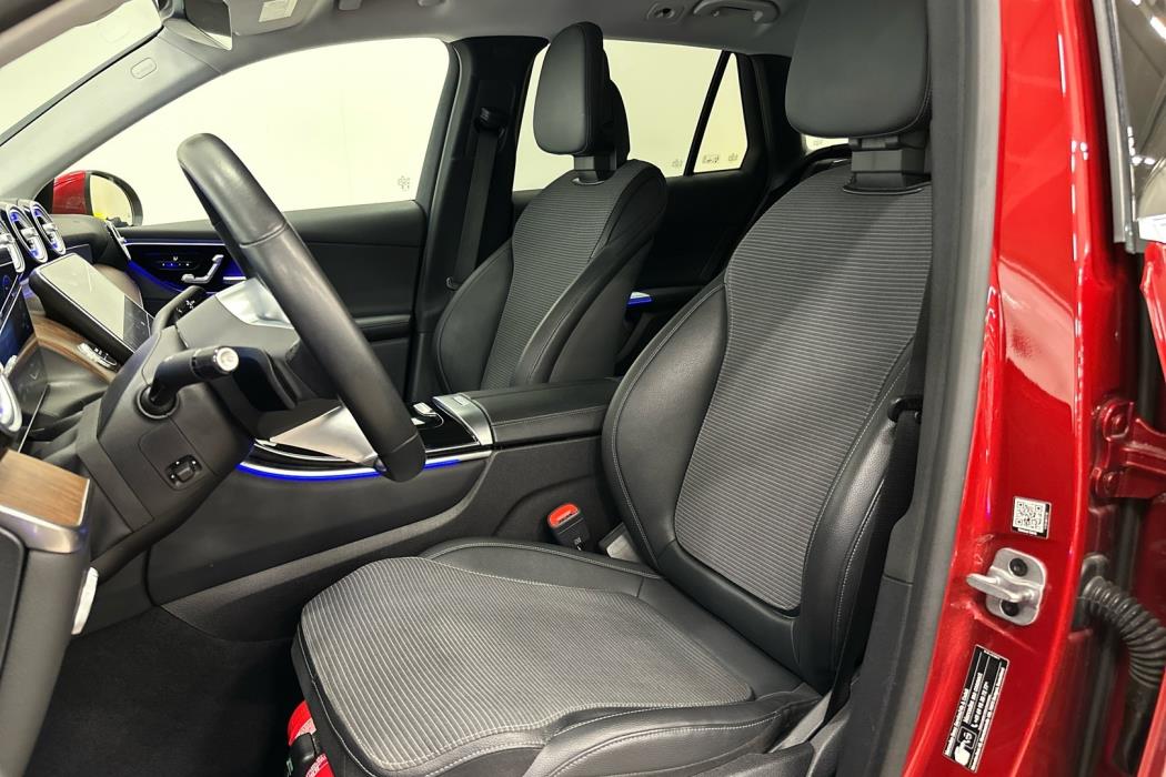 MERCEDES-BENZ GLC 2023