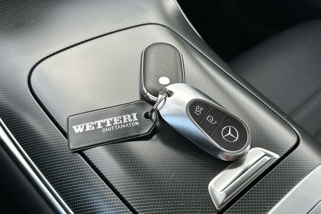 MERCEDES-BENZ GLC 2023